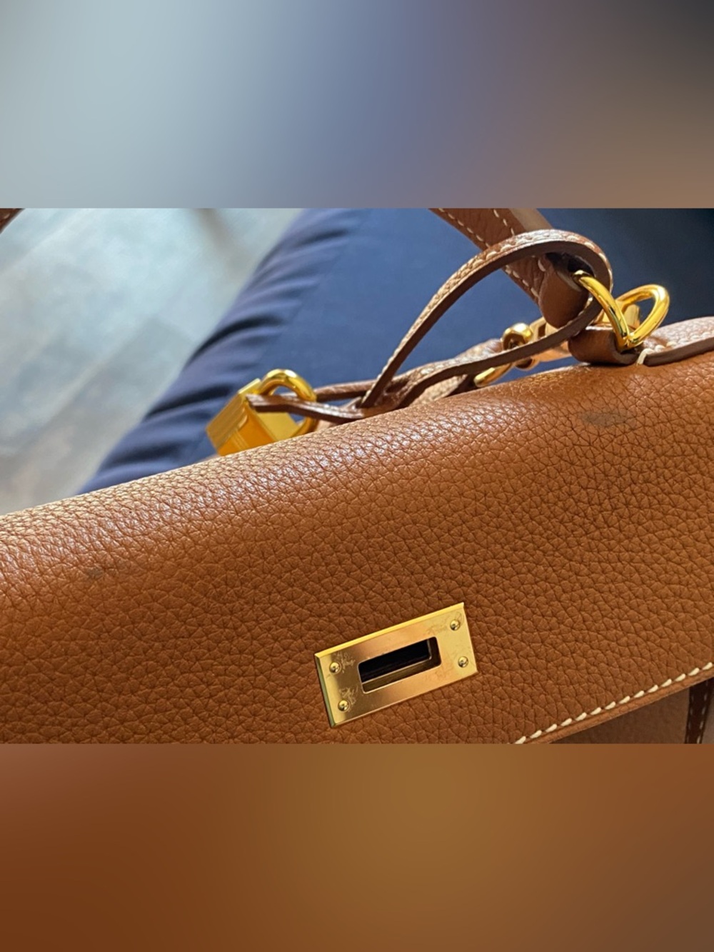 Classic Tan Leather Top-Handle Bag with Gold Hardware - Picture 2 of 15